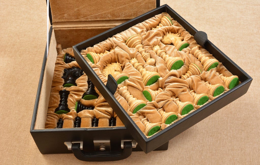 Coffret Pièces d'échecs <br>Velours Beige à Double étages