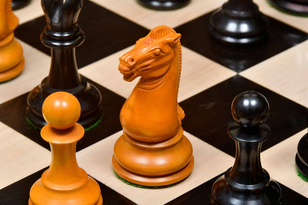 Echiquier Antique 1860 avec Cavalier Blanc