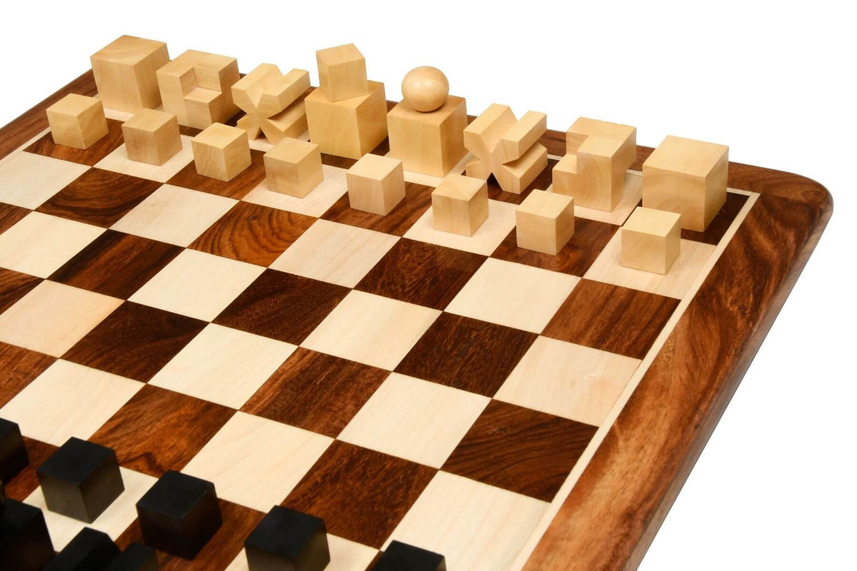 Échiquier Artistique de Décoration Reines Noires et Blanches