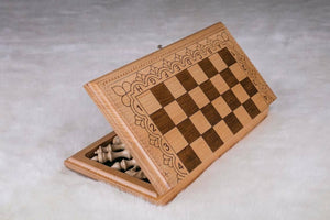 Échiquier en Hêtre <br>et son Jeu d'Échecs en Noyer