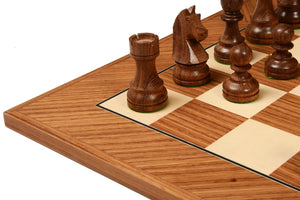 Pièces d'Echecs Noires