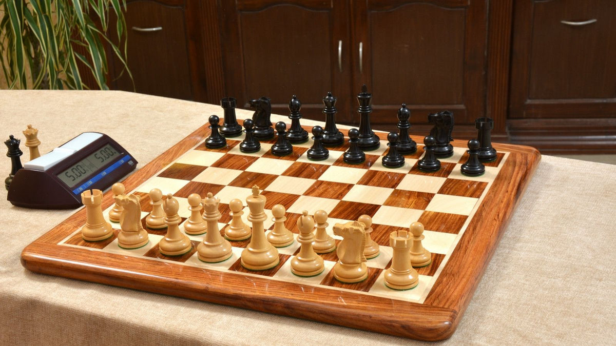 Jeu d'Echecs avec Pièces en Bois de Buis Indien