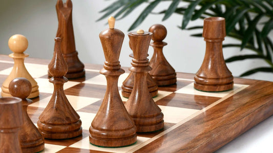 Jeu d'Echecs en Bois URSS Artisanal