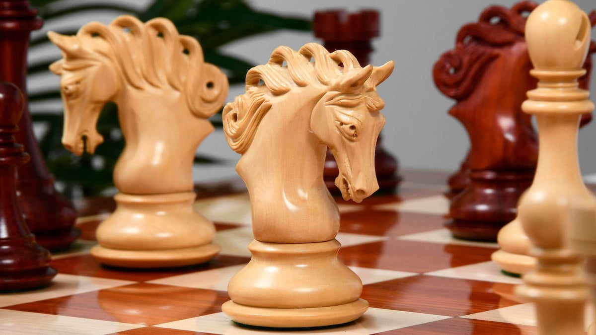 Jeu d'Echecs Luxueux en Bois de Rose avec Cavaliers