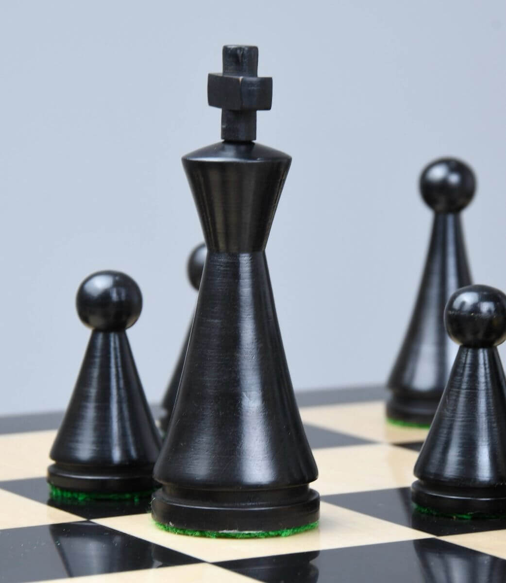 Jeu d'Echecs de Style Classique avec Roi Noir