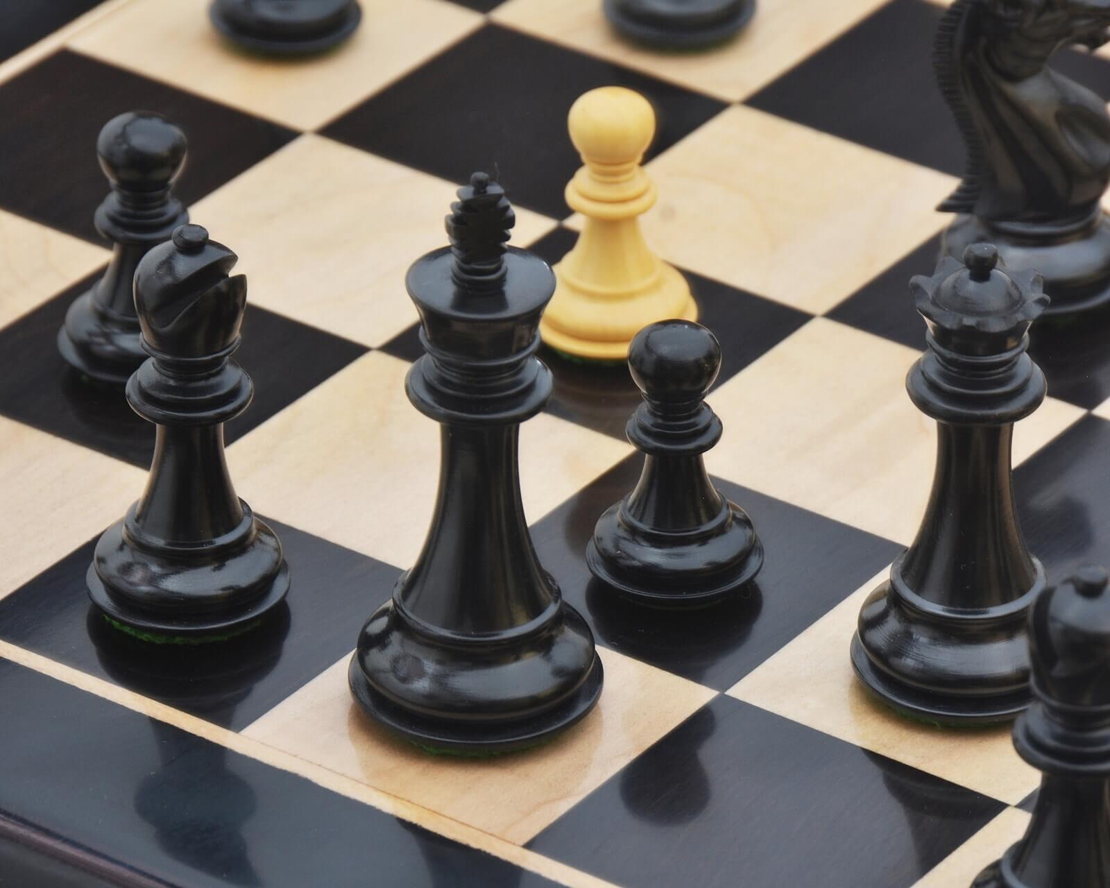 Pièces d'Echecs Vintage Roi