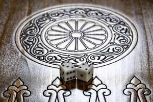 Plateau de Backgammon Artisanal Dés