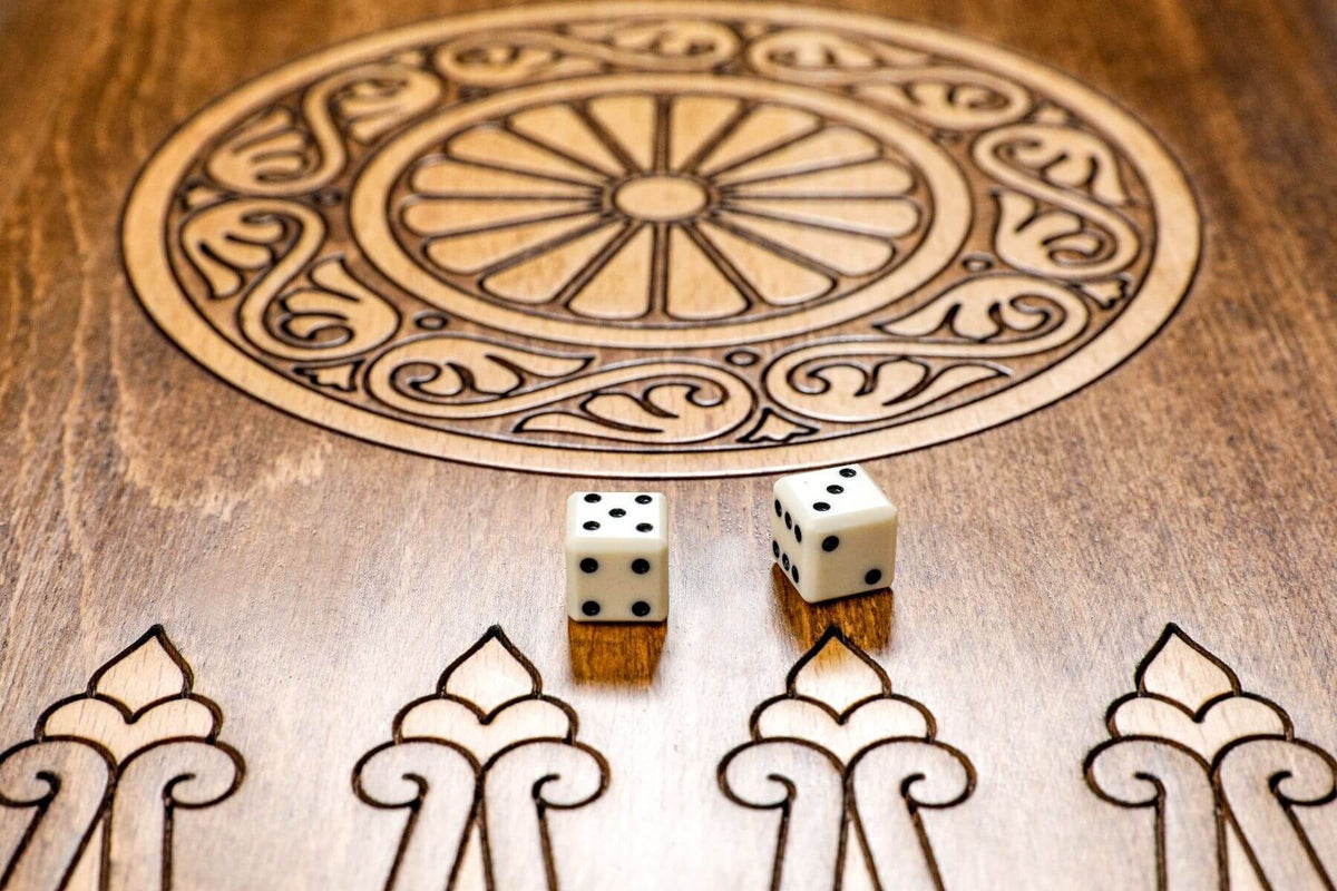 Plateau de Backgammon avec Cerf Dés