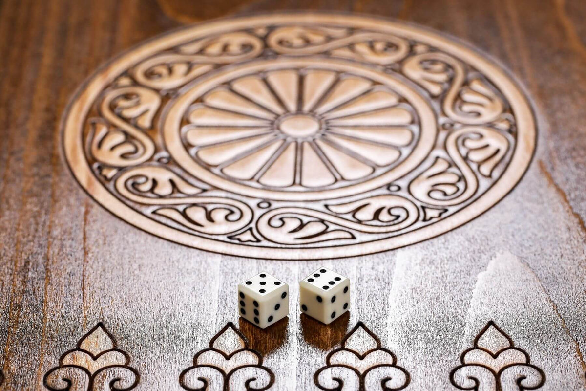 Plateau de Backgammon Temple de Garni Dés 