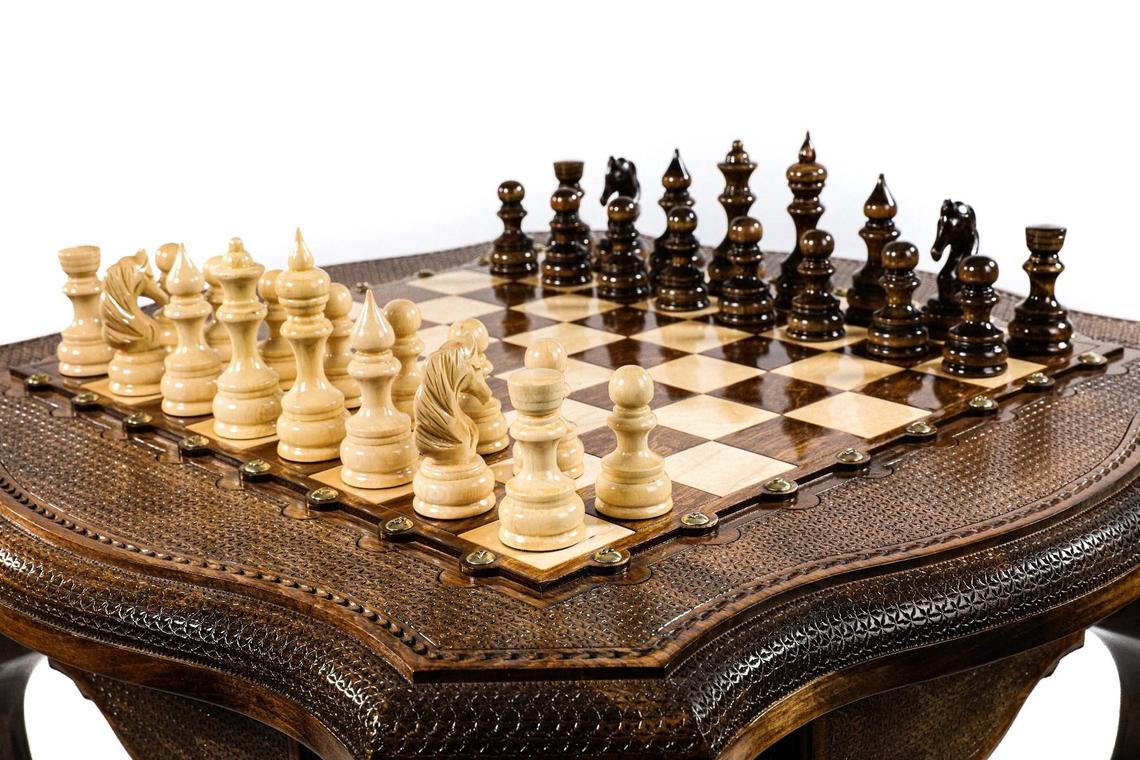 Table d'Echecs Ancestrale Reine