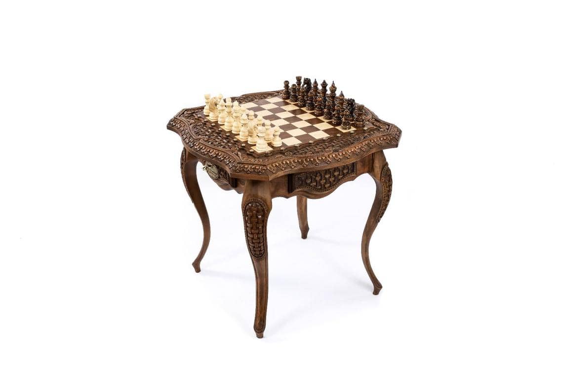 Table d'Echecs avec Ornements Reine
